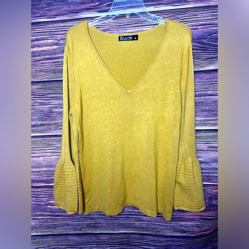 7th Avenue New York Company Long sleeve Bell Yellow Top. Size Large.